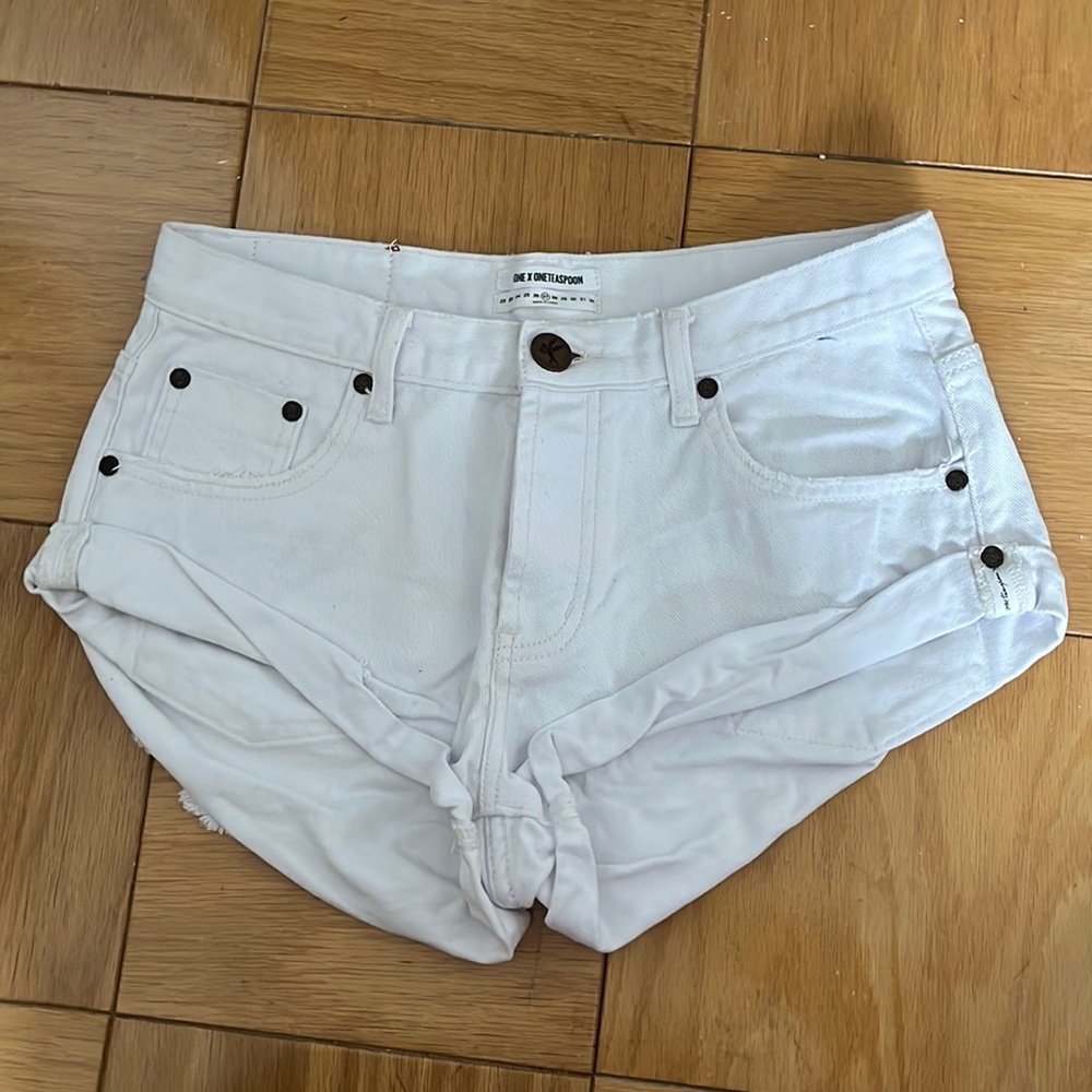 One Teaspoon Bandits White Denim Shorts Size 27